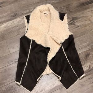Women’s Knox Rose faux fur vest NWT